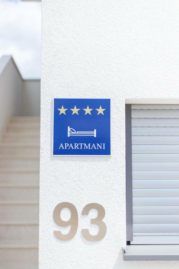 Villa Karen Vodice Grgurev Ante Kukure 93 Exteriör bild